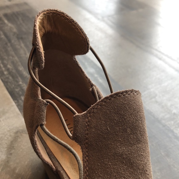 Lucky brand pull on suede stacked heels - Picture 6 of 11